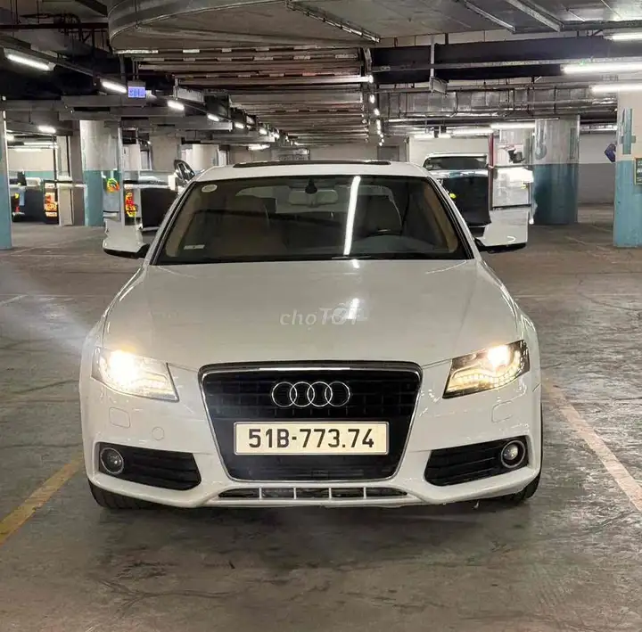 Audi A4 2009 Белый Автомат