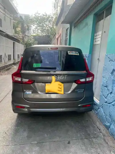 Suzuki Ertiga 7 мест, коричневая