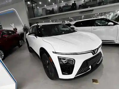 Vinfast VF7 Eco 2026 белый в наличии