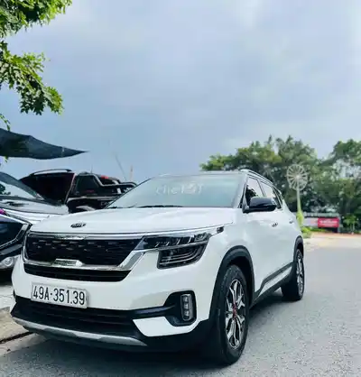 Kia Seltos 1.4 Turbo 2020 Белый 40 000 Км