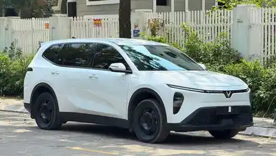 VinFast Limo Green 2025 с бесплатной зарядкой