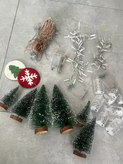 Новогодний набор, подушки, гантели, мячи, урны, товары для кошек