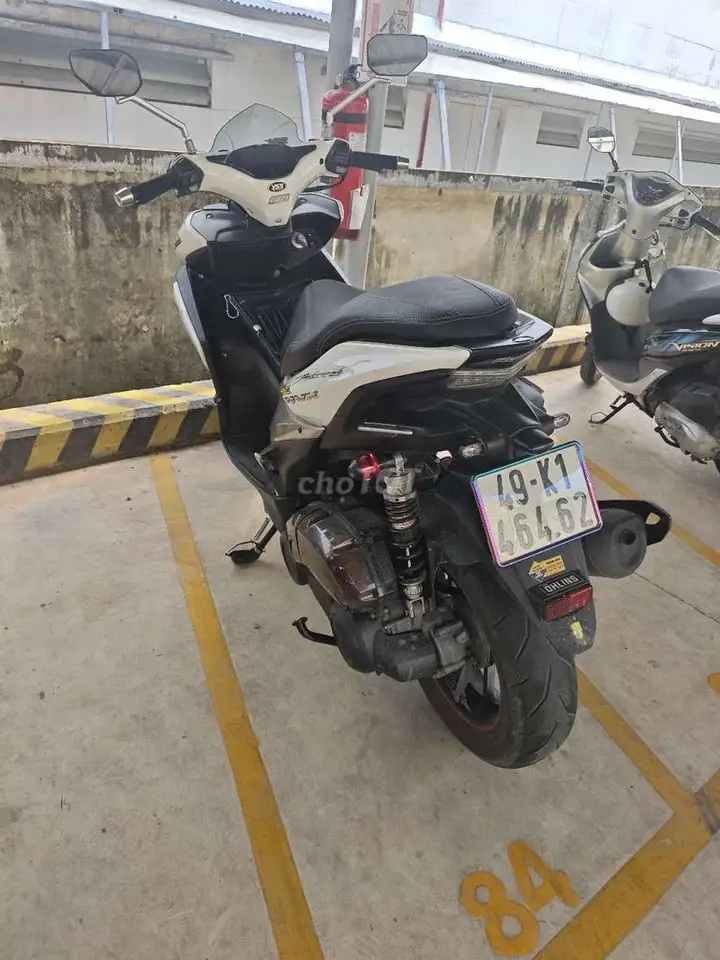 Yamaha NVX 155 v1 2017 Белый черный 30000 км