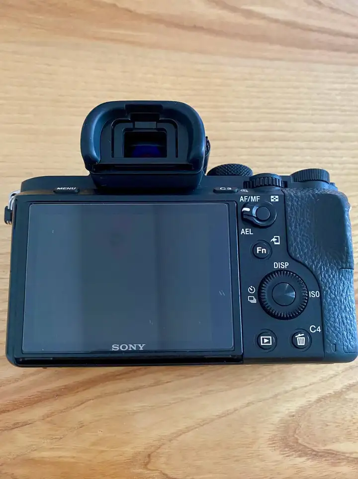 Sony A7M2 + Sony FE 24-105mm F4 G OSS