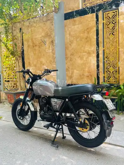 Brixton BX 150 Silver FI, морская столица, пожар, красивый автомобиль