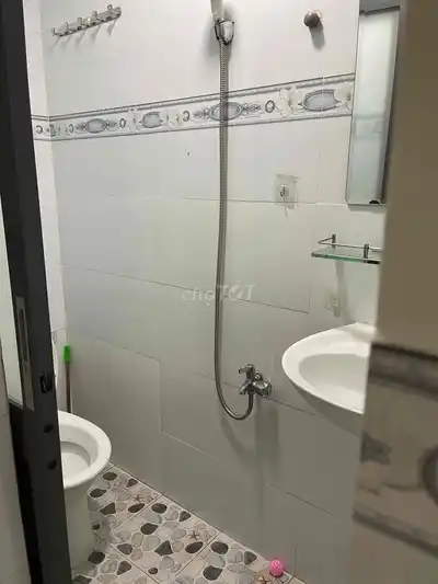 Дом в переулке Бинь Тьен, рынок Биньтьен