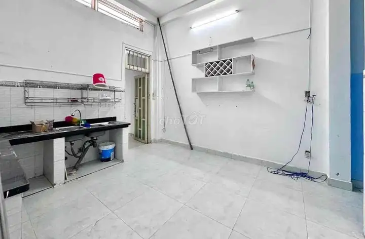 Комната 45м2 на 1 этаже с кухней