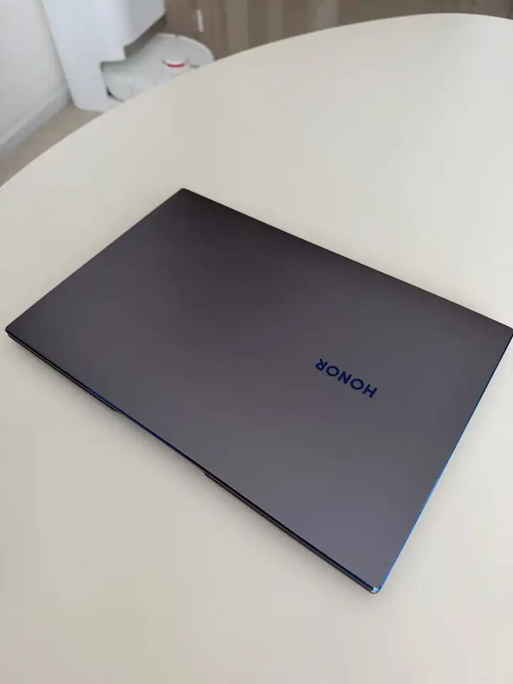 HONOR MagicBook 14