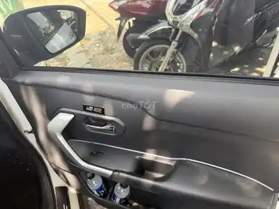 Toyota Raize белый в Дананге