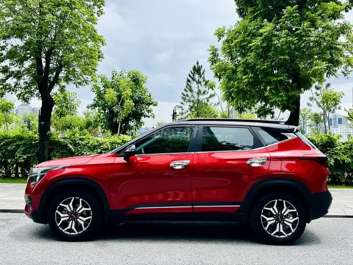 Kia Seltos Luxury 1.4 AT 2022 Красный 56000 км