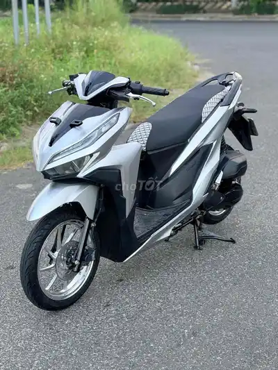 Honda Vario 2021 150cc серебристый с хромированными дисками
