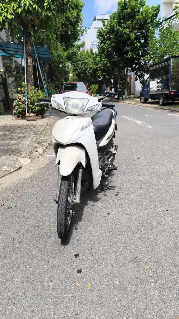 Honda Wave Alpha 2018 белая, мощный и тихий двигатель