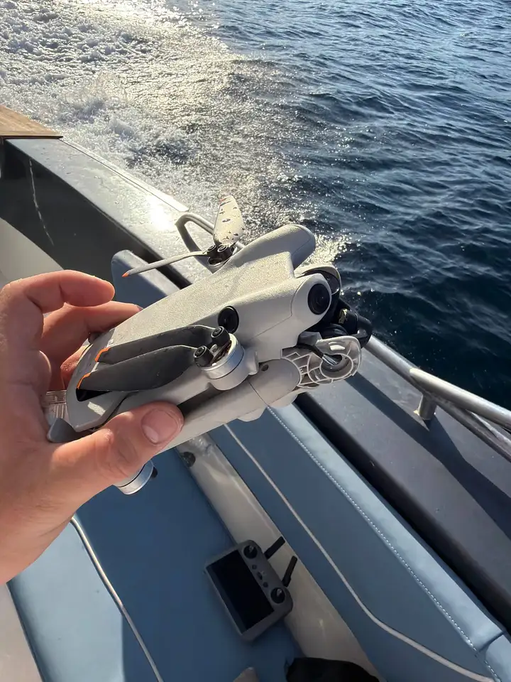 Дрон DJI Mini 4 Pro