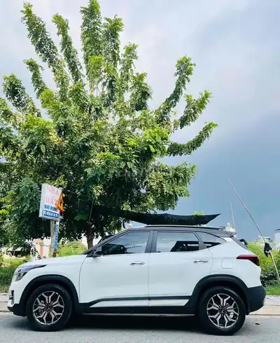 Kia Seltos 1.4 Turbo 2020 Белый 40 000 Км