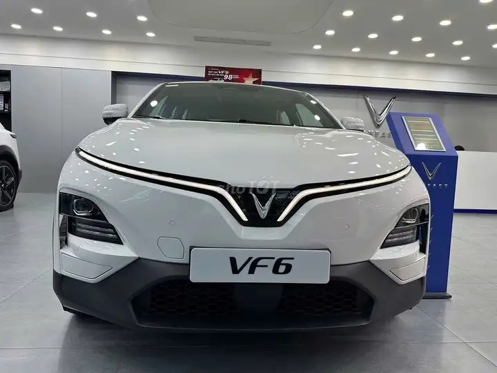 VinFast VF6 2026. Аванс 79 млн донгов. Оформление документов