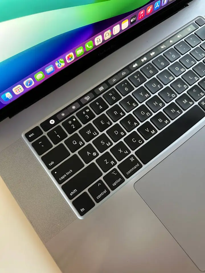 MacBook Pro i7 16" (2019)