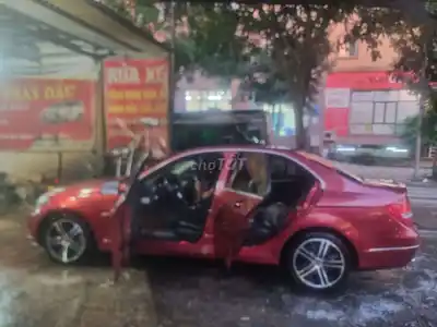 Mercedes-Benz C200 2013 Красный