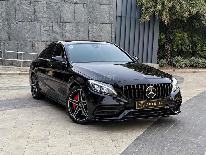 Mercedes C300 AMG 2015 вып. тюнинг под C63, пробег 80 тыс. км