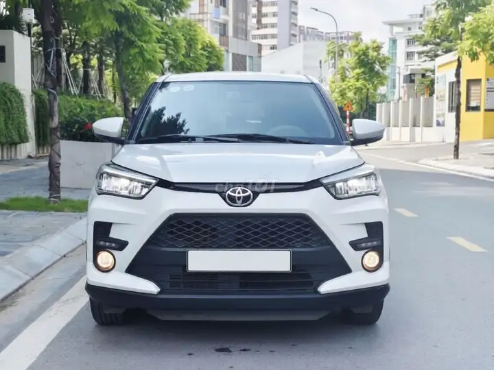 Toyota Raize G 1.0 CVT 2023 Белый 43000 км