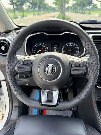 MG ZS Luxury 2024 семейный авто, малый пробег, без дефектов