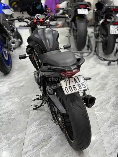 Benelli 302 чёрный 2 цилиндра