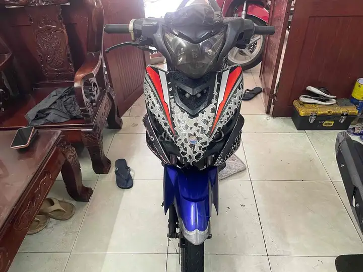 Yamaha Exciter 50, черный, красный, синий