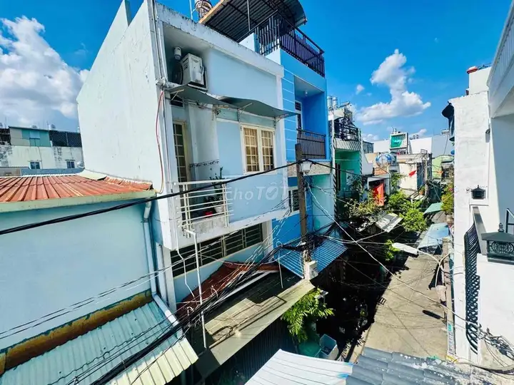 Дом 3 этажа, Бинь Три Донг – 24м2, сквозной переулок 4м, SHR, сдан в эксплуатацию