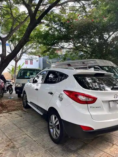 Hyundai Tucson 2013 белый, 90 тыс. км, импортный