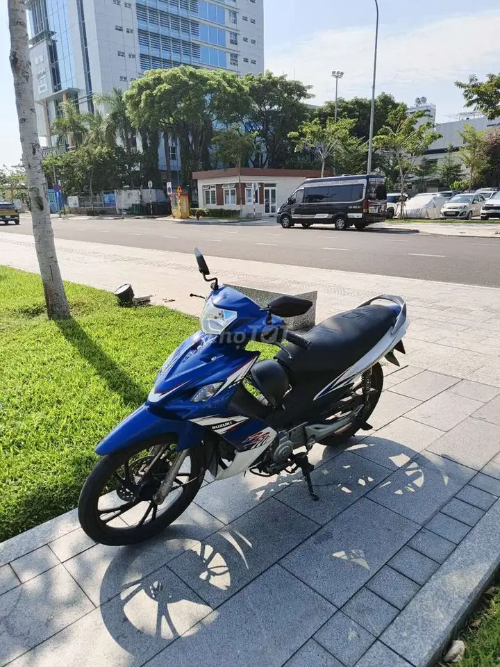 Suzuki Axelo 125cc сине-белый. BS 43