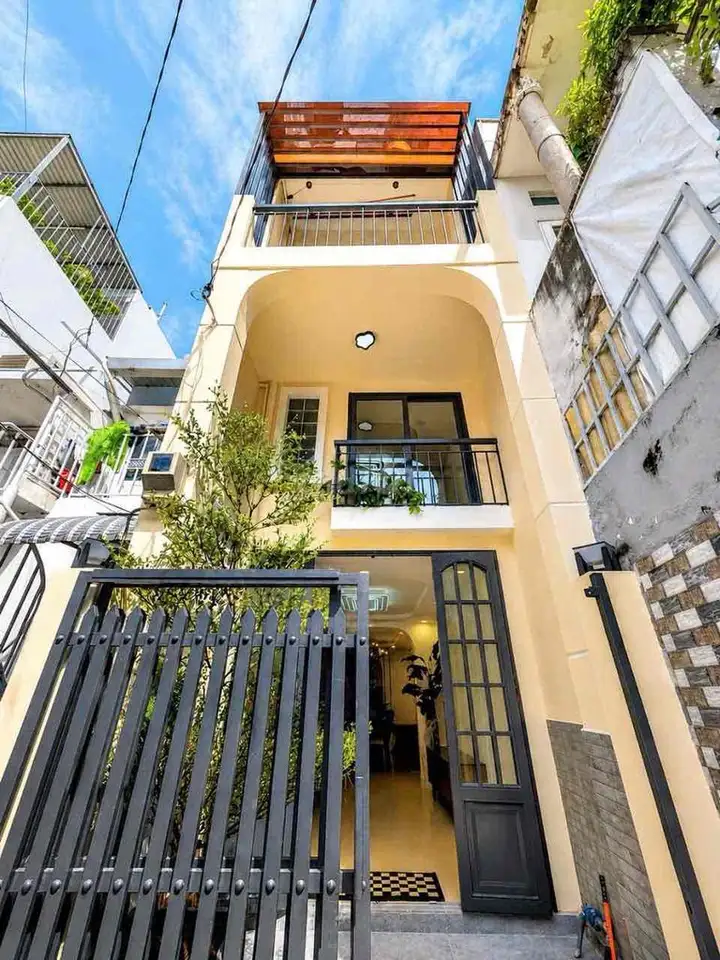 Дом 4 этажа, 100 м², Фу Нюань, оживленный район