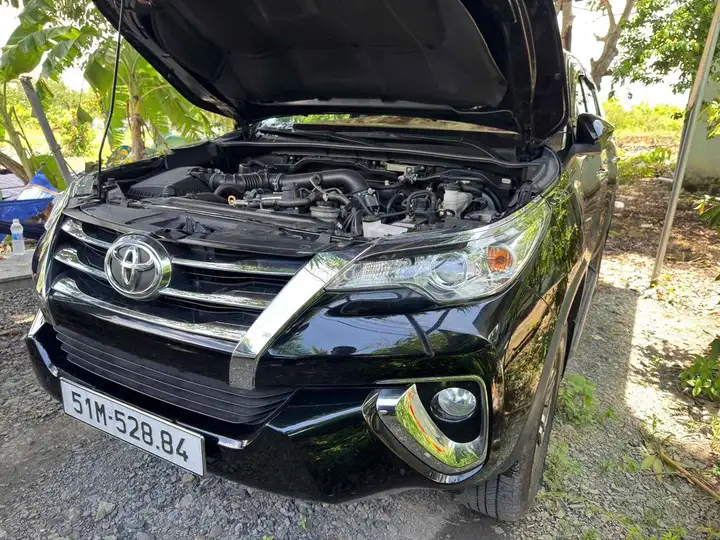 Toyota Fortuner 2.7V AT 2017 Черный 90000 км
