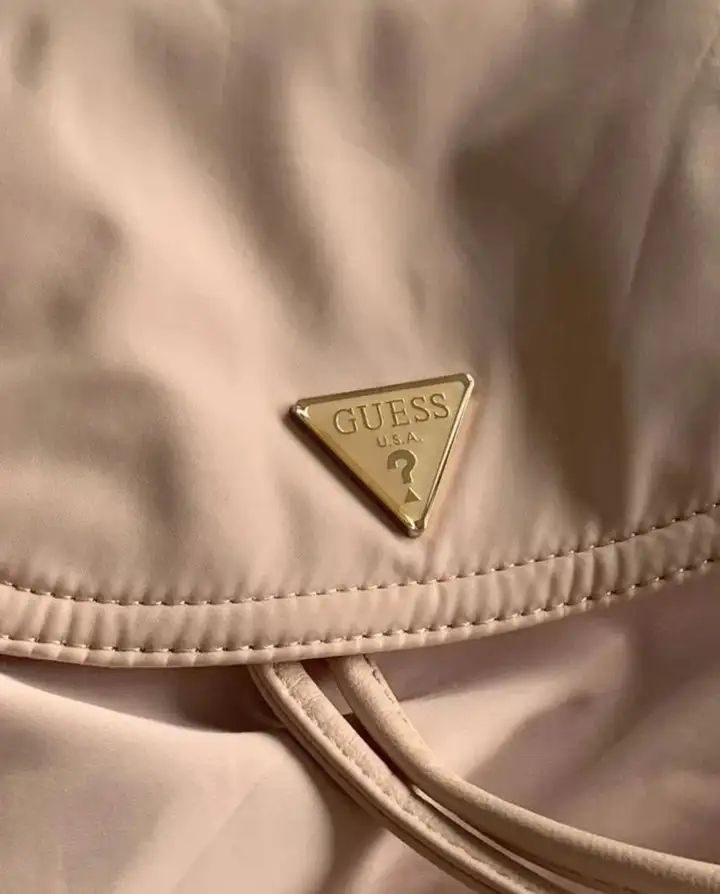 Рюкзак-сумка Guess