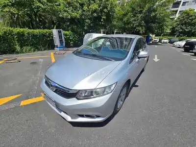 Серебряный номер Honda Civic 2014 года 145 000 км
