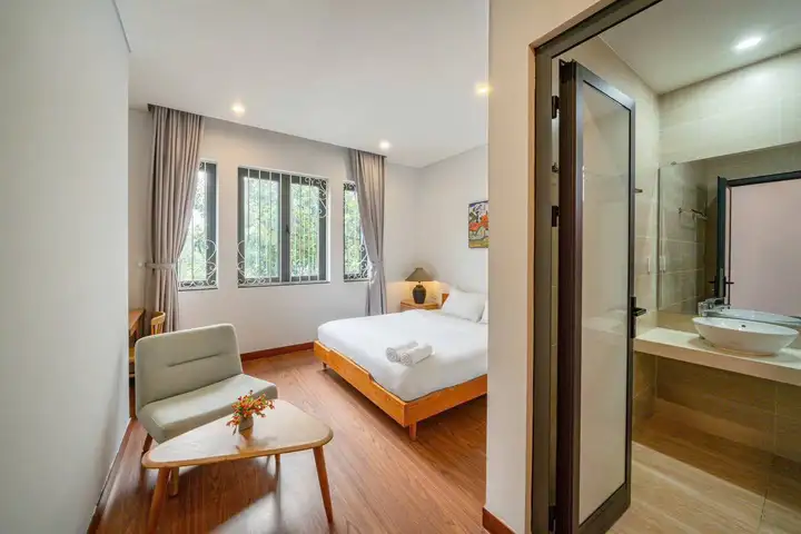 Дом 3 этажа, 5 спален, 400 м², Nam Viet A