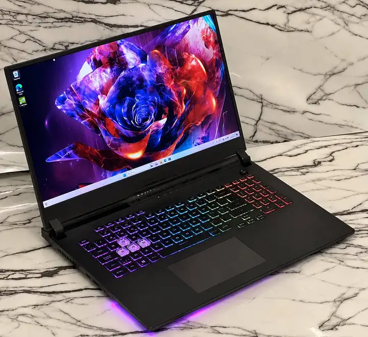 Игровой ноутбук ASUS ROG Strix