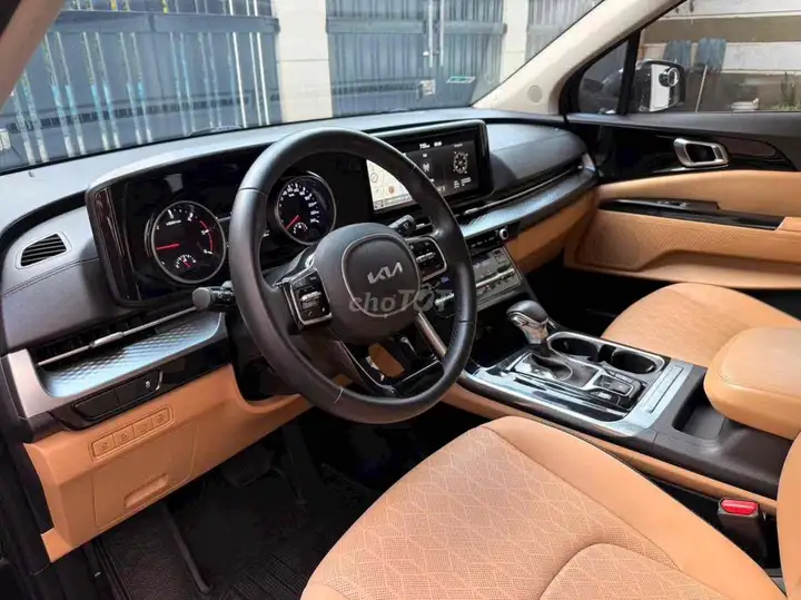 KIA CARNIVAL Luxury 2022 черный