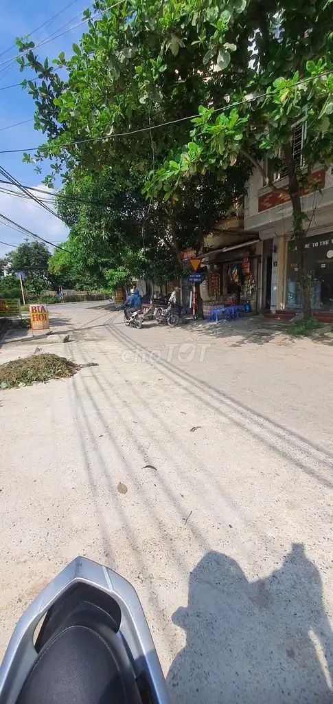 Аренда дома в Линь Дам, 60 кв.м, 3 этажа, парковка у входа