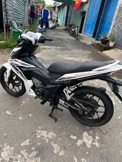 Honda Winner черно-белый, механическая коробка
