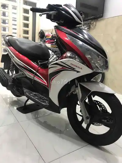 Хонда Эйрблэйд FI 110 белая, красная, черная 75653 км
