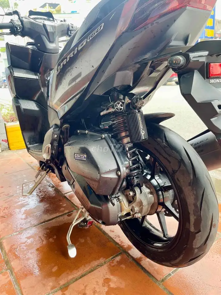 Honda Vario 160 2023 черный Индонезия 33xxx км