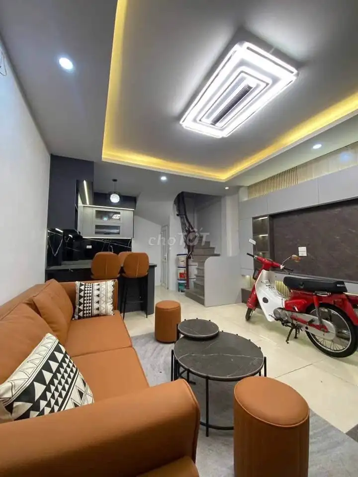 Bán nhà 30m2 3 tầng 6.x tỷ, ngõ ô tô, gần trường Việt Pháp - Bồ Đề