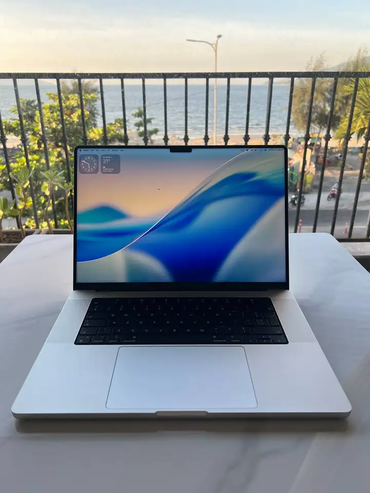 MacBook Pro 16" (2023) M2 Pro / 16GB / 1TB SSD