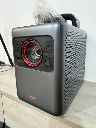 Лазерный проектор Anker Nebula Cosmos Laser D2341