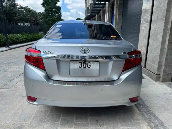 Toyota Vios 1.5 CVT 2017, серебристый, автомат, 70 000 км