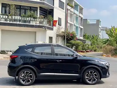 Черный кроссовер MG ZS Lux, 5 мест, автомат