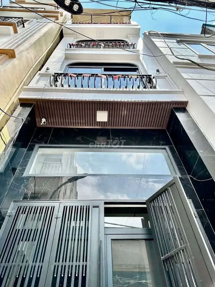 Продажа дома в Ан Кхань, 20 м до главной улицы, 32 м², 5 этажей, 3 спальни