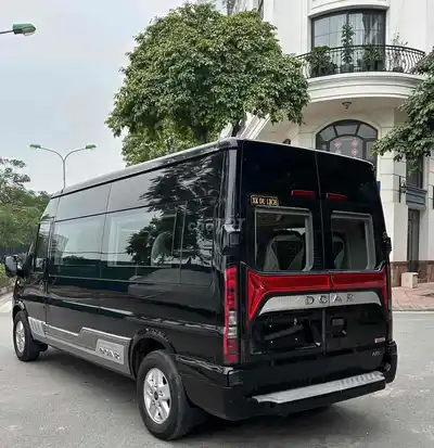 Ford Dcar 10c Limousine класс Thương Gia 2023