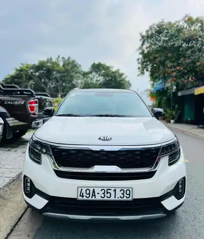 Kia Seltos 1.4 Turbo 2020 Белый 40 000 Км