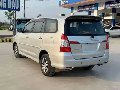 Toyota Innova 2014 автомат серебристый