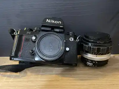 Nikon F3 с объективом Nikkor-H Auto 85mm f/1.8